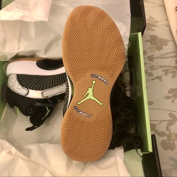 BNIB Jordan 35 Bayou Boys! Men’s size 10! - Picture 3 of 7